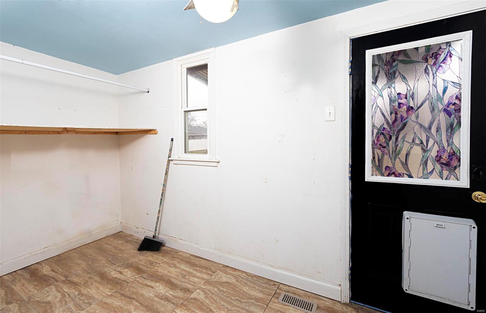 100 E Cedar Street