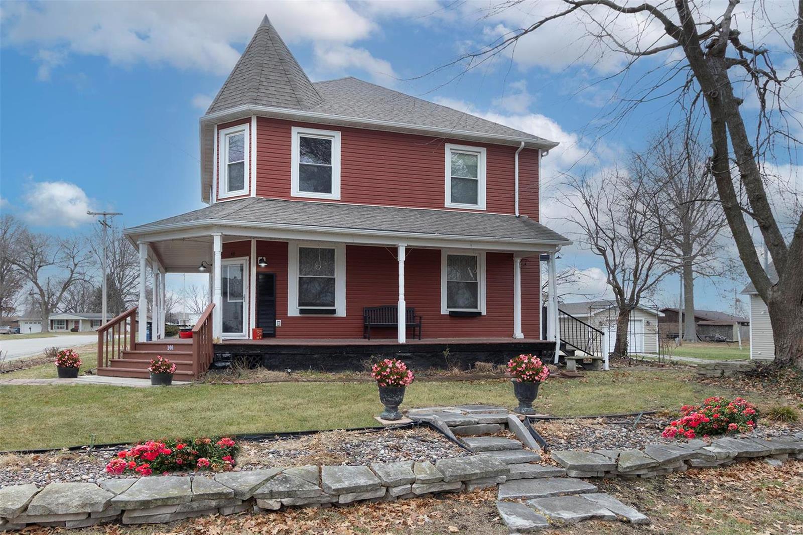 100 E Cedar Street