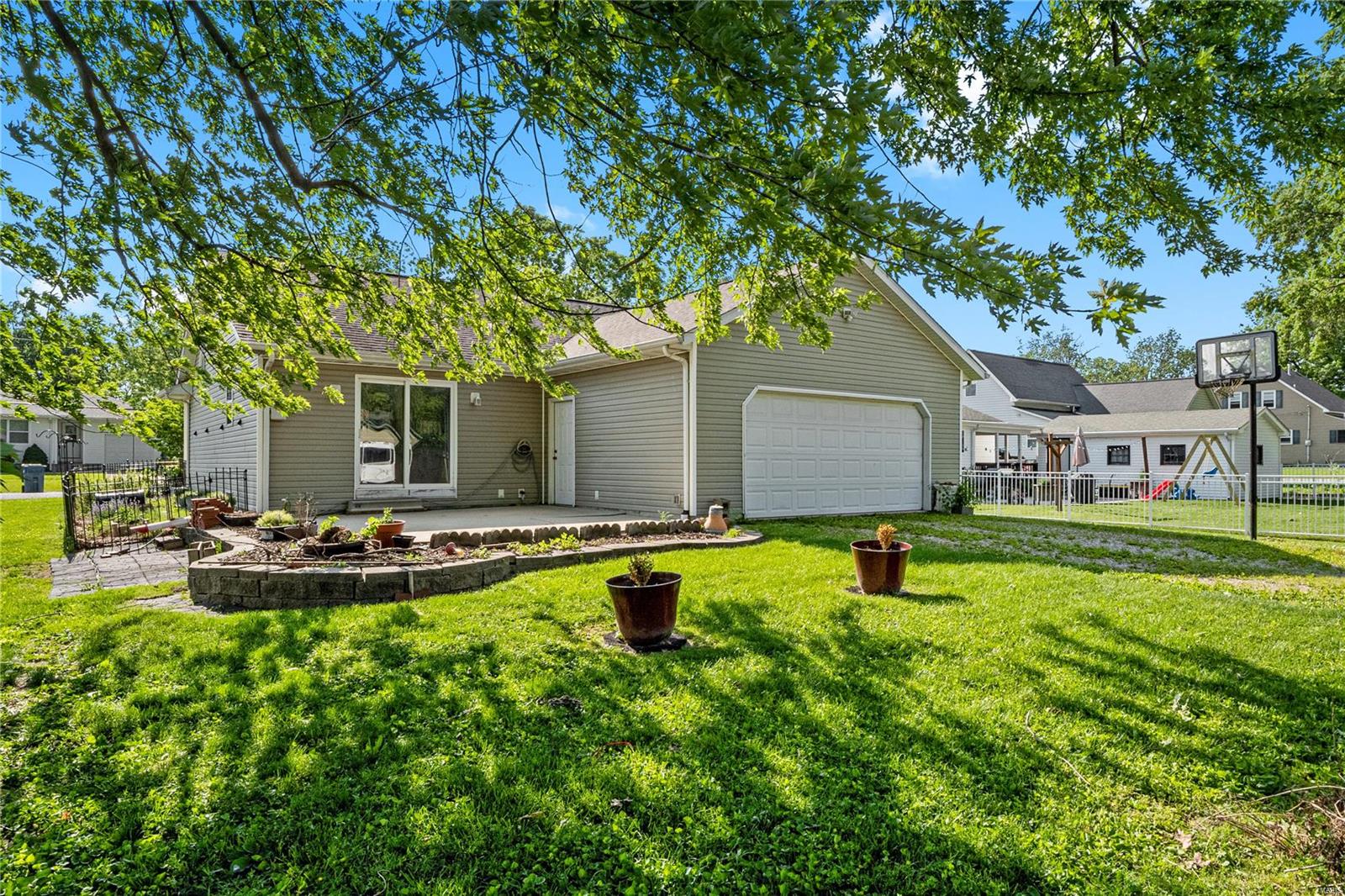 104 N 6th Street