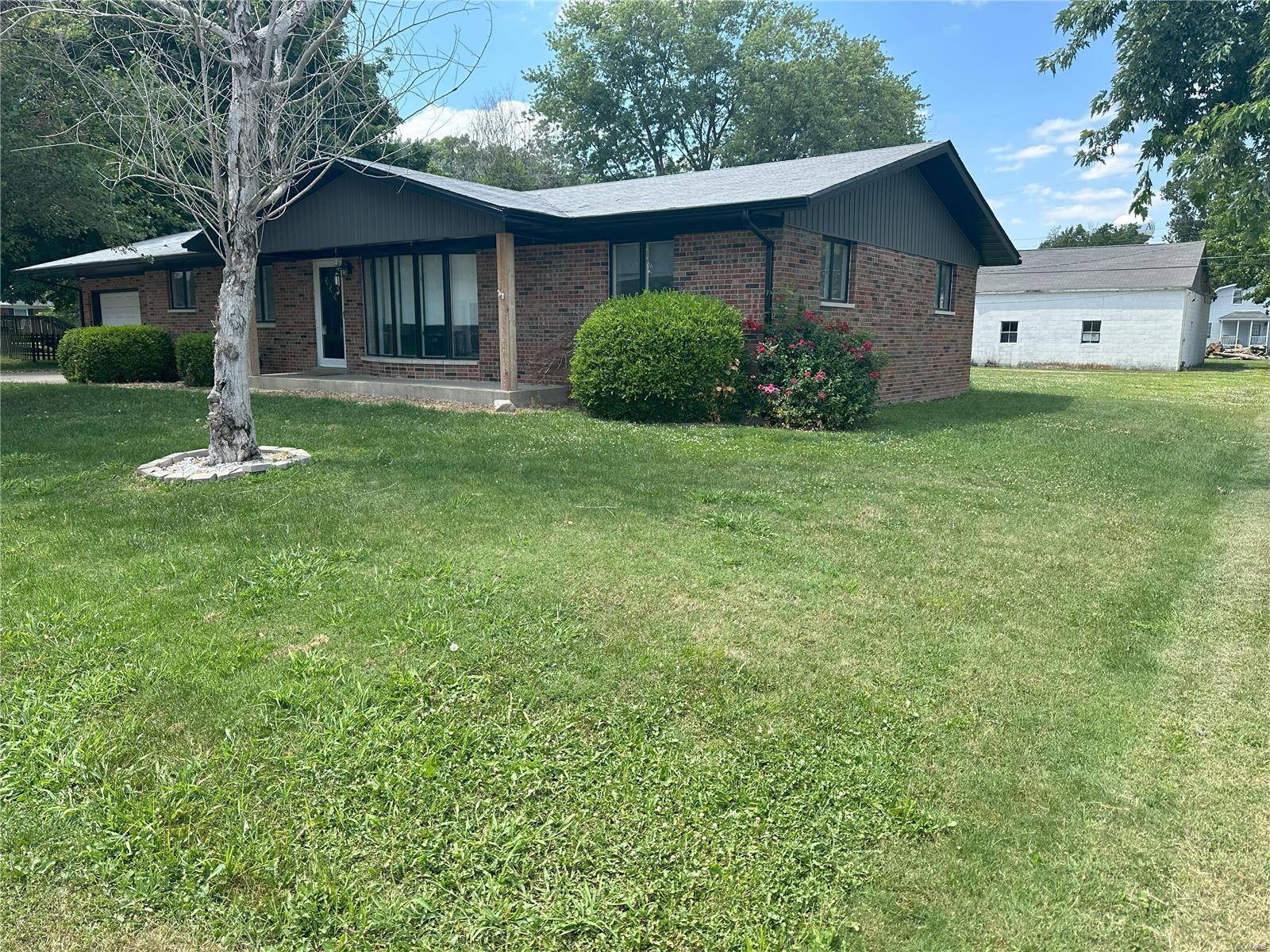 149 W Elm Street