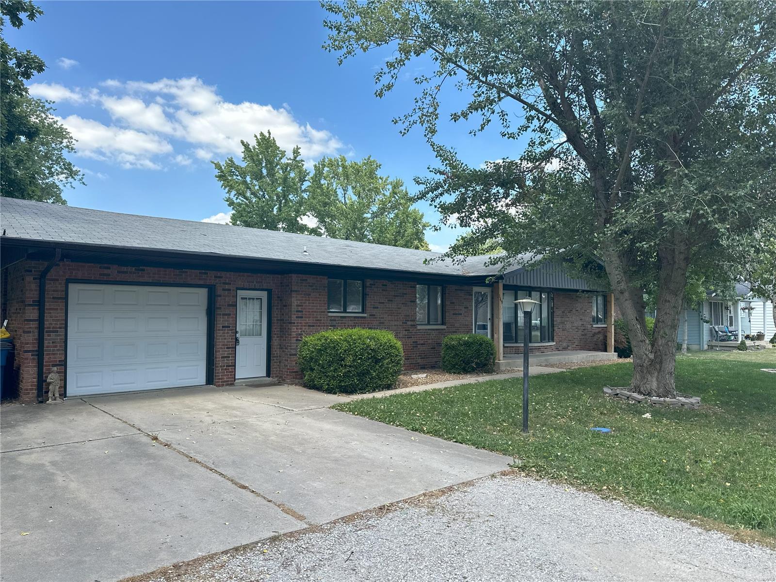 149 W Elm Street