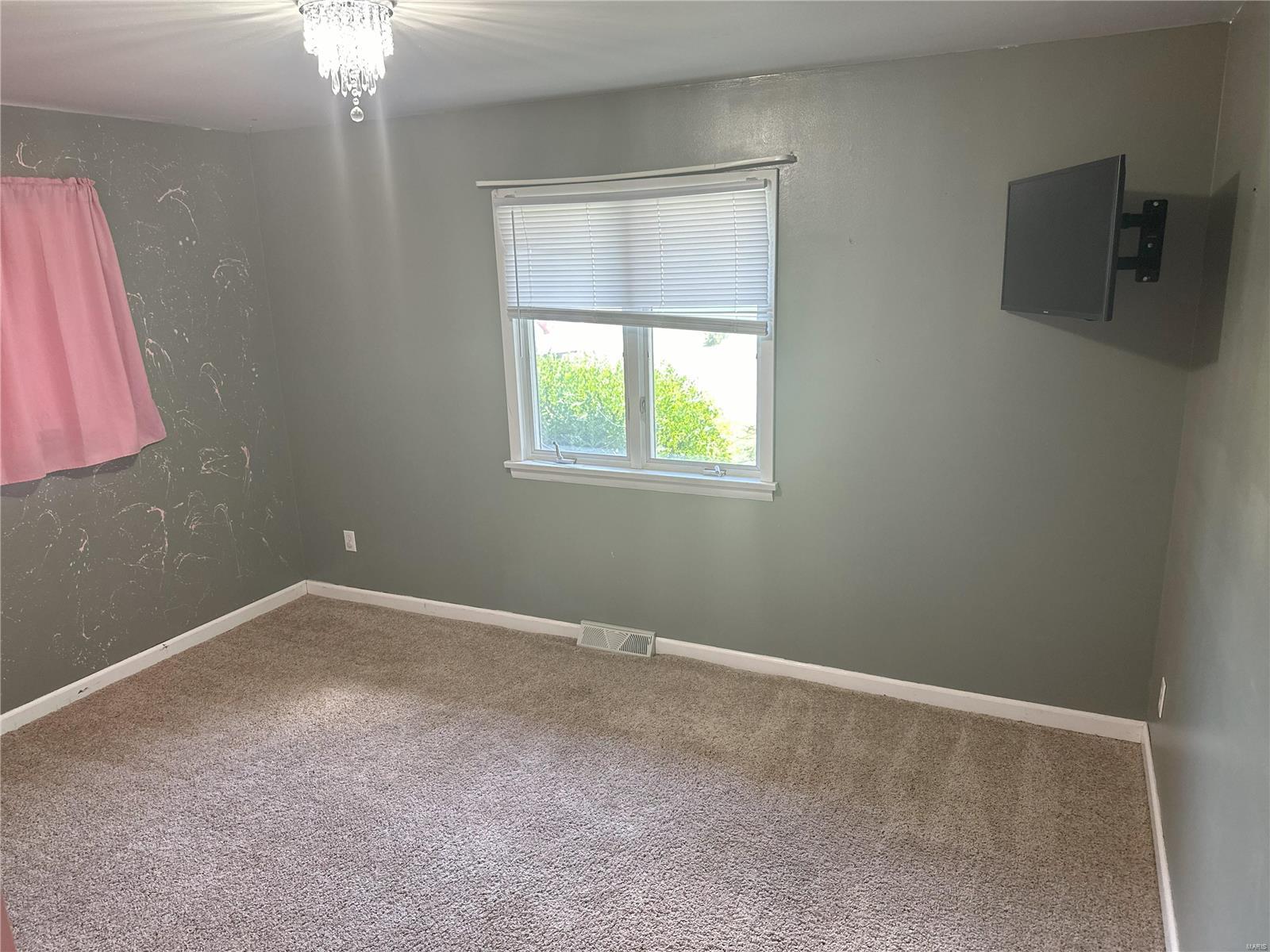 149 W Elm Street