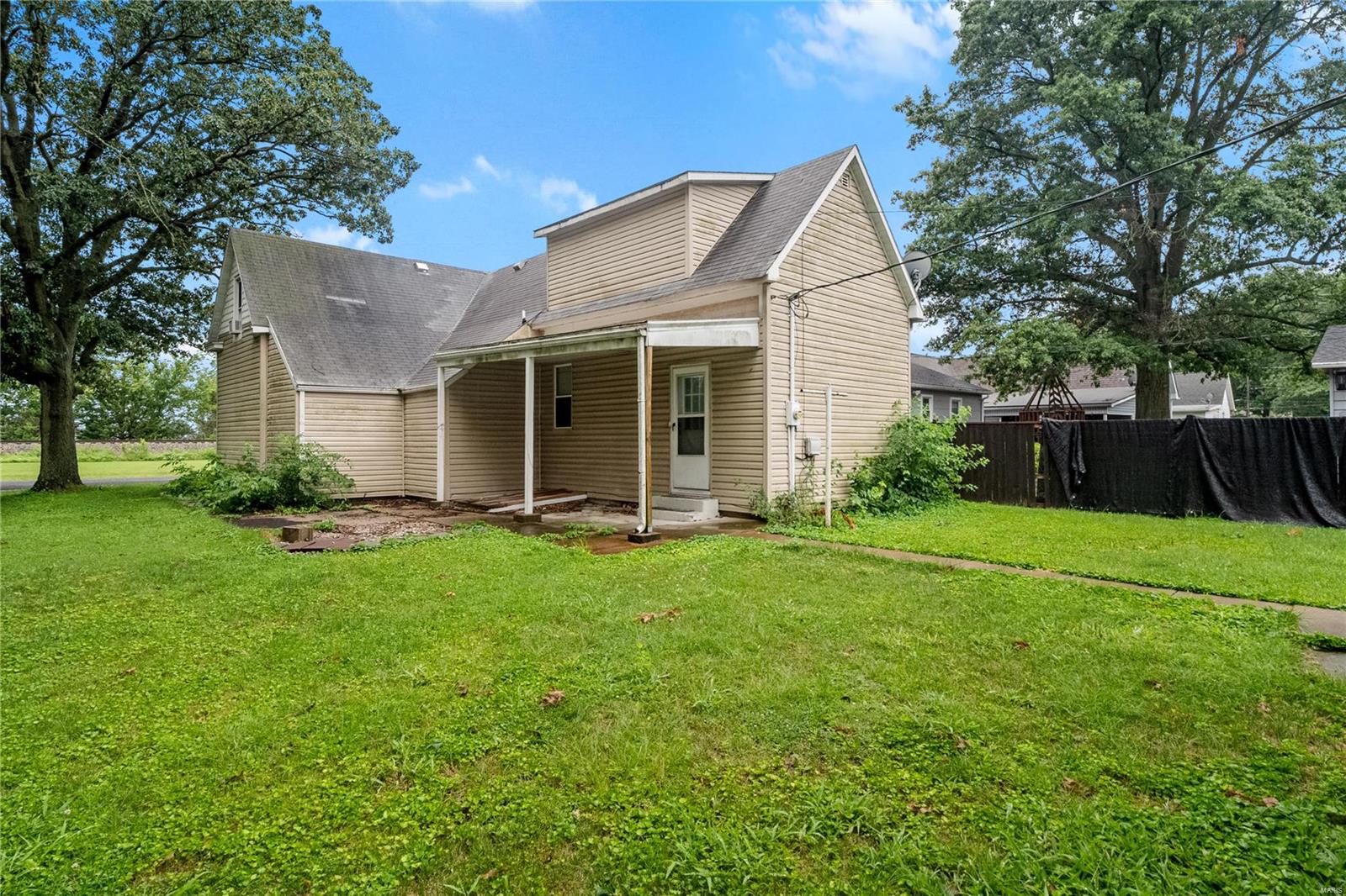 313 W Iowa Street