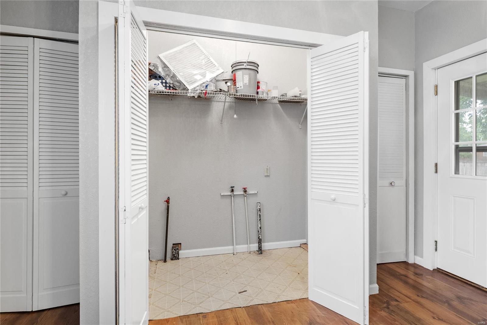 313 W Iowa Street
