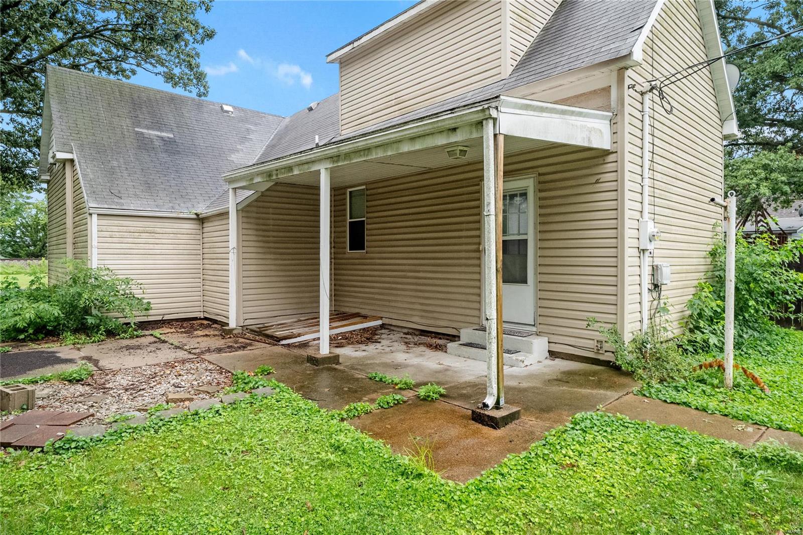 313 W Iowa Street