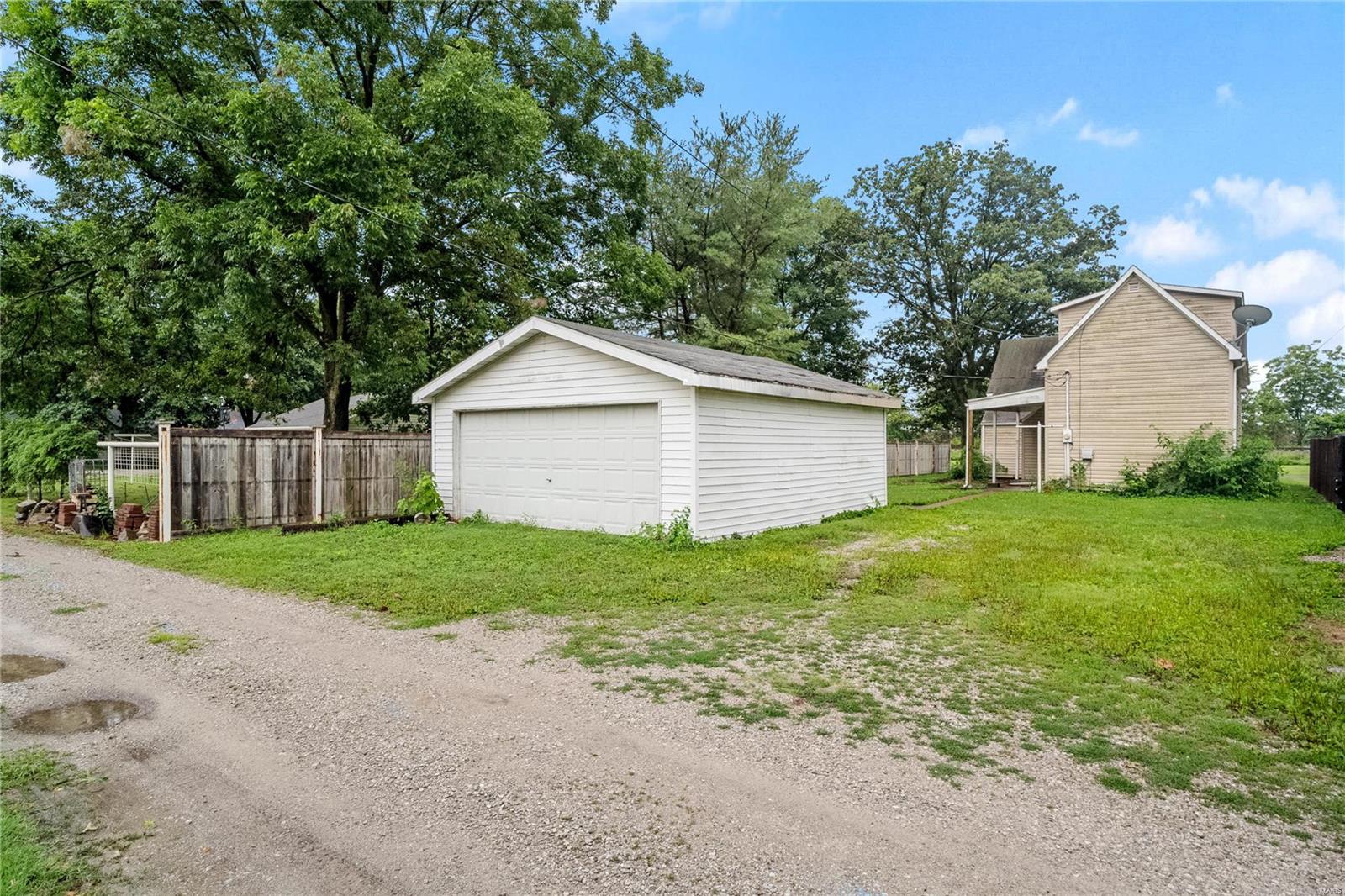 313 W Iowa Street
