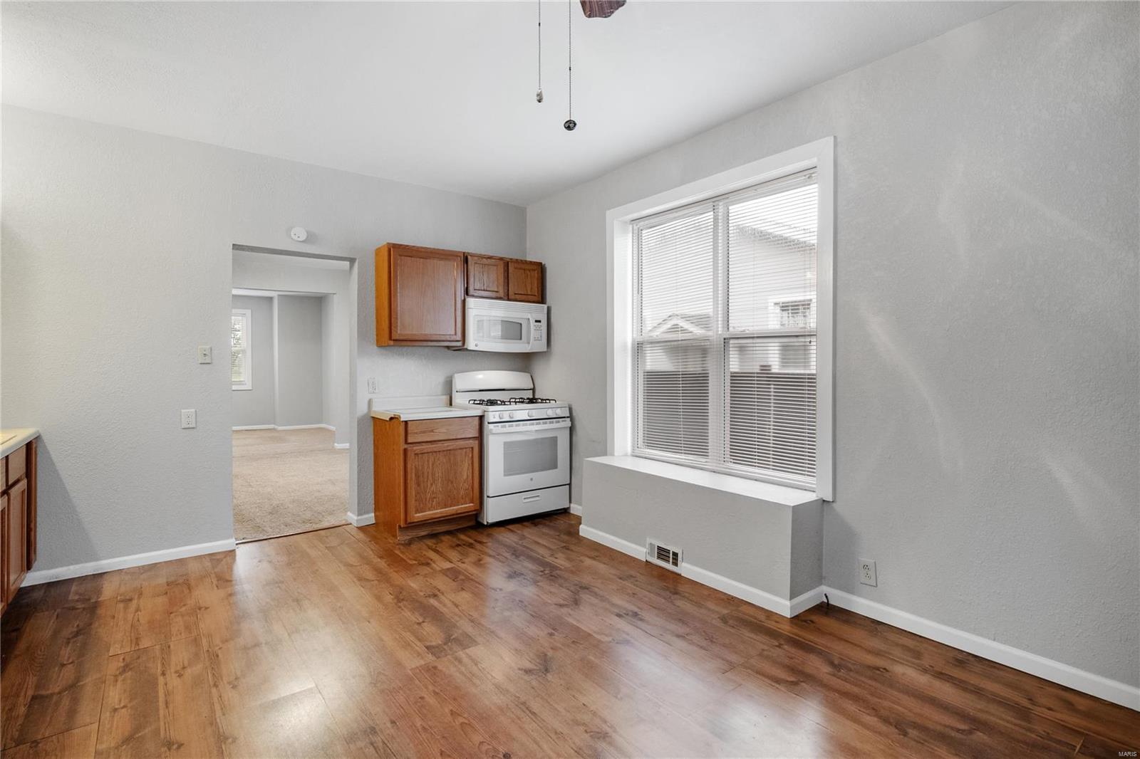 313 W Iowa Street