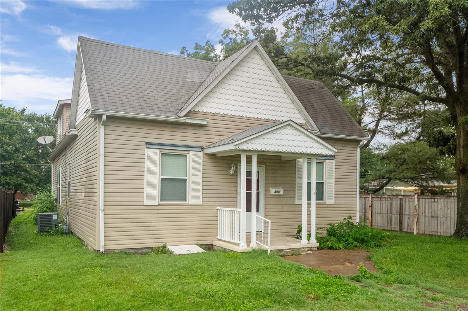 313 W Iowa Street