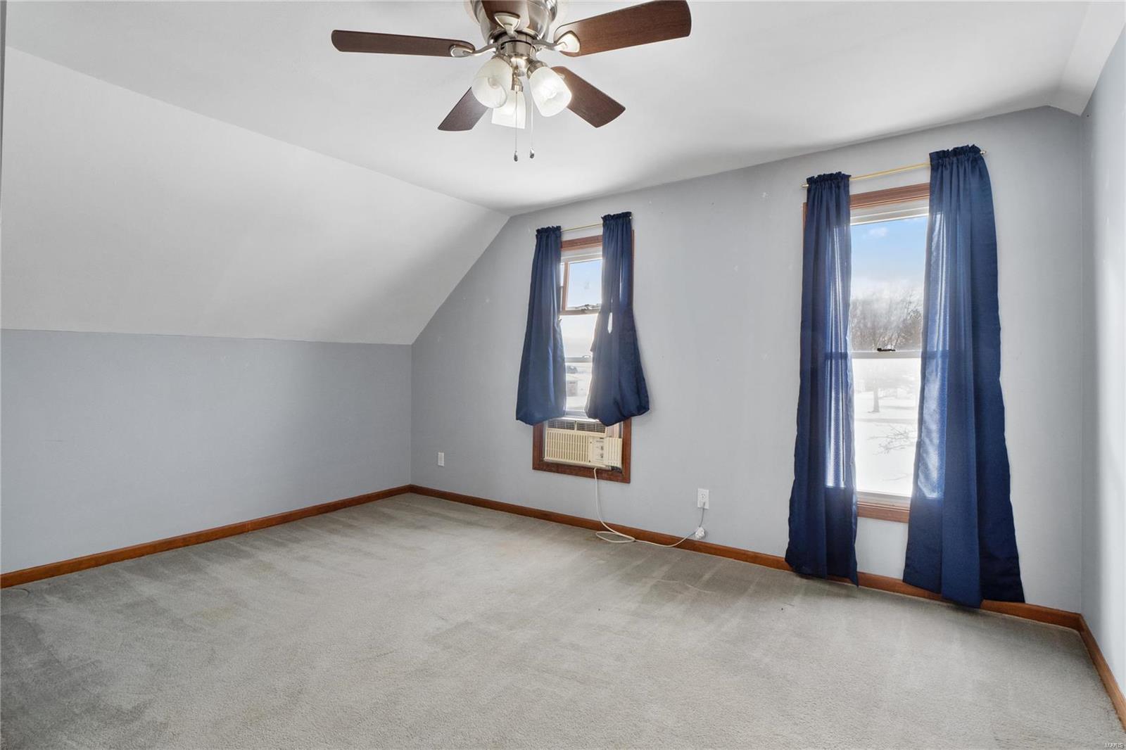 723 W Broadway