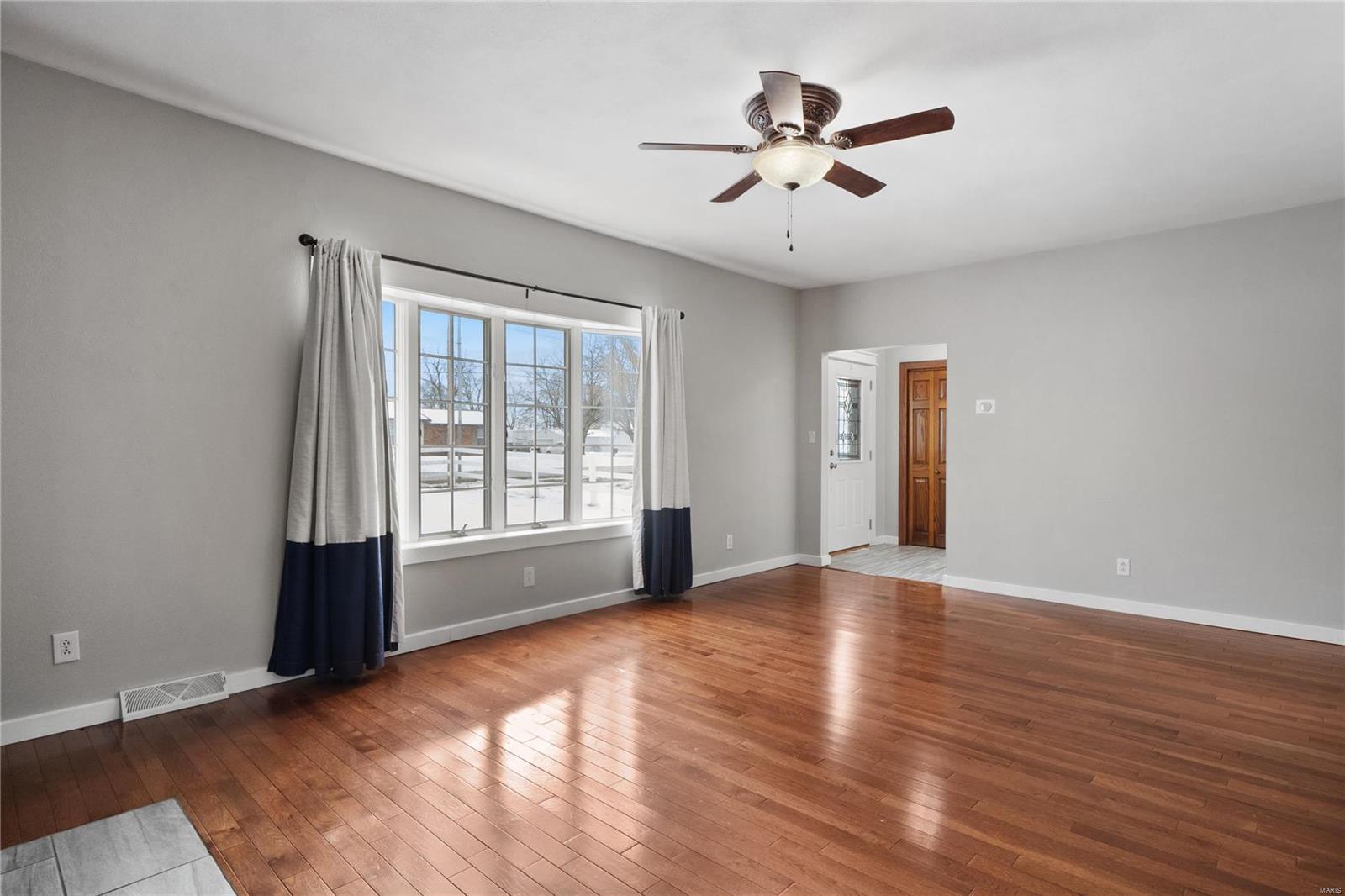 723 W Broadway