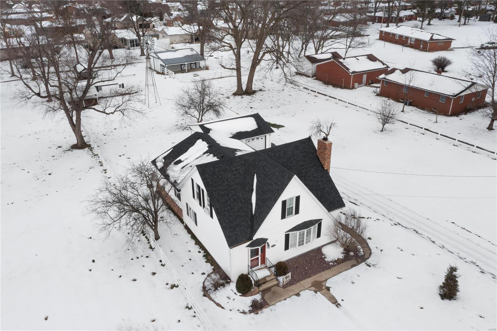 723 W Broadway