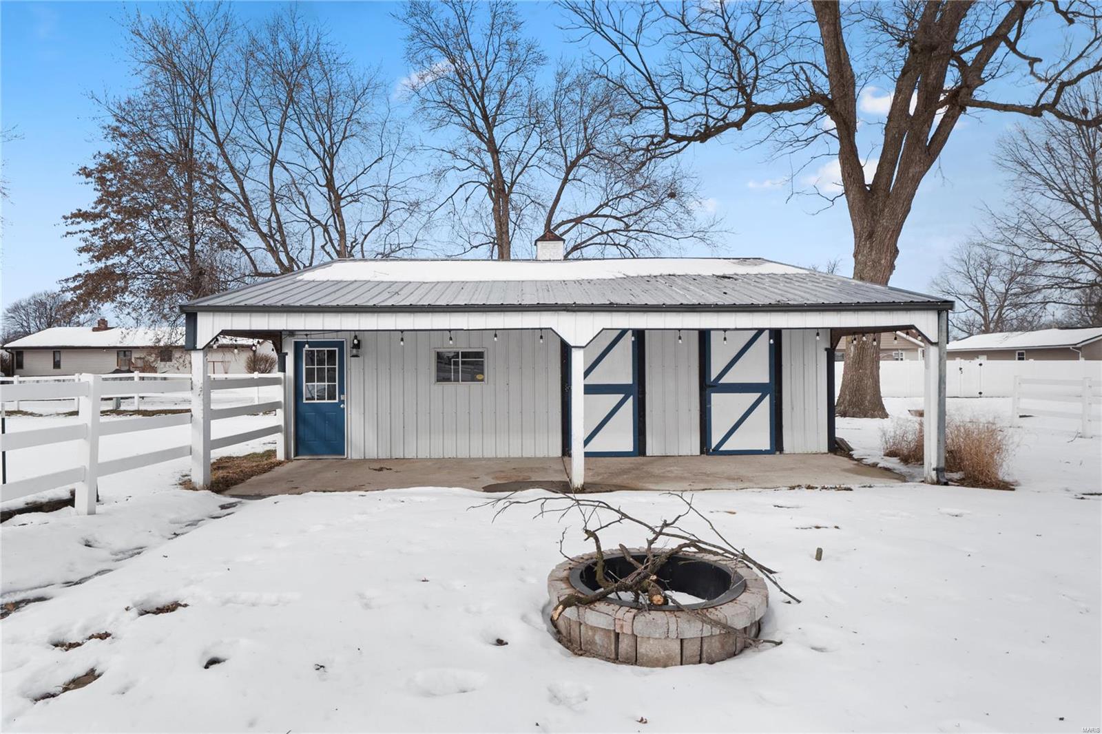 723 W Broadway