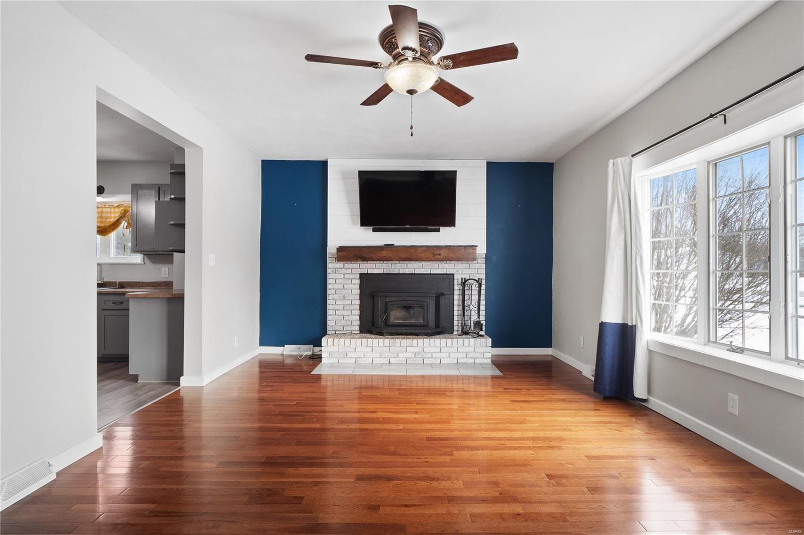 723 W Broadway