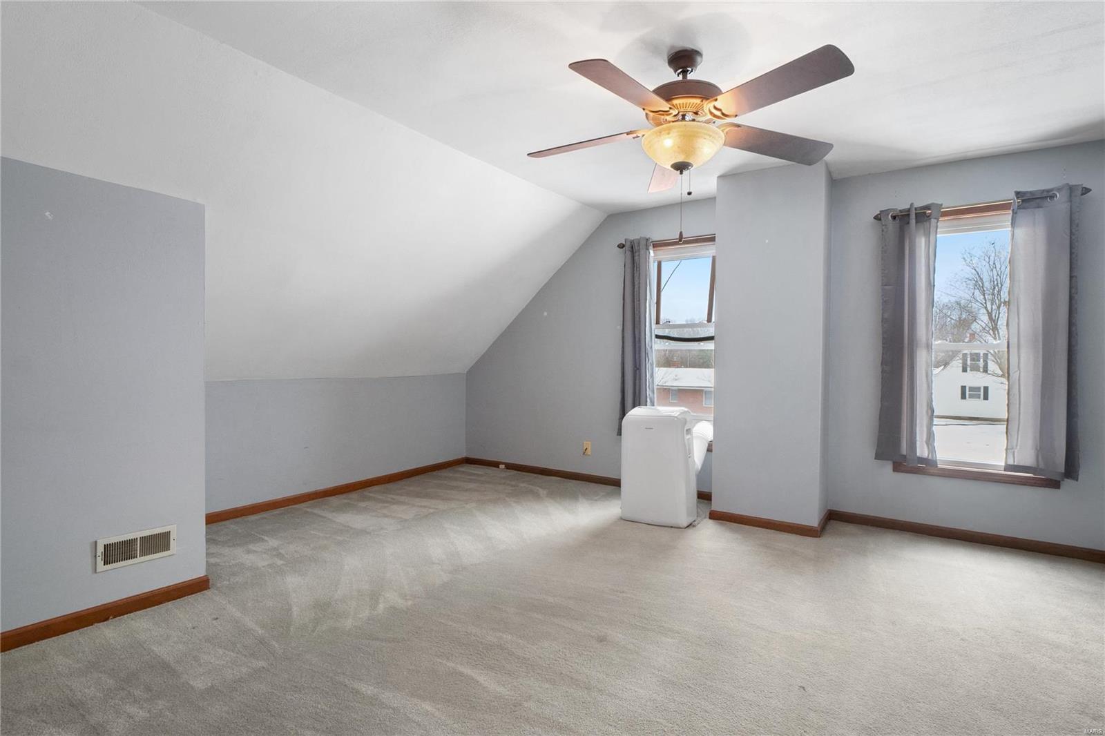 723 W Broadway
