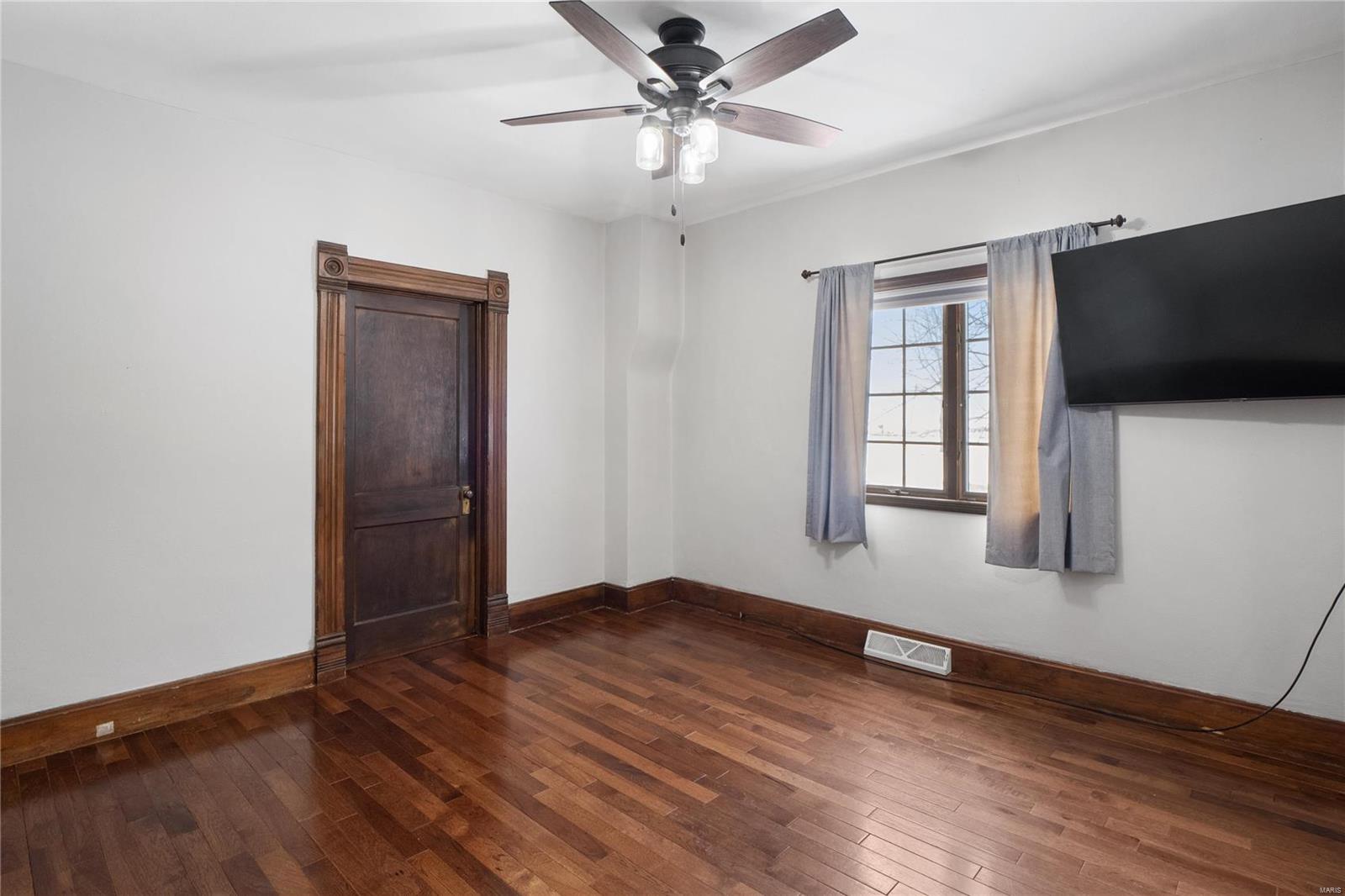 723 W Broadway