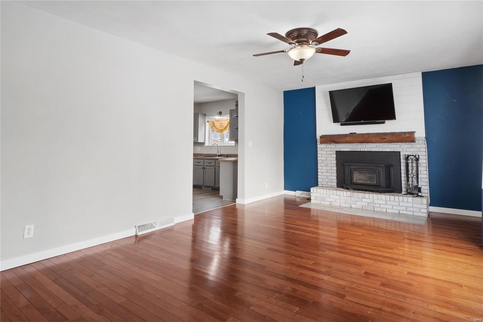 723 W Broadway