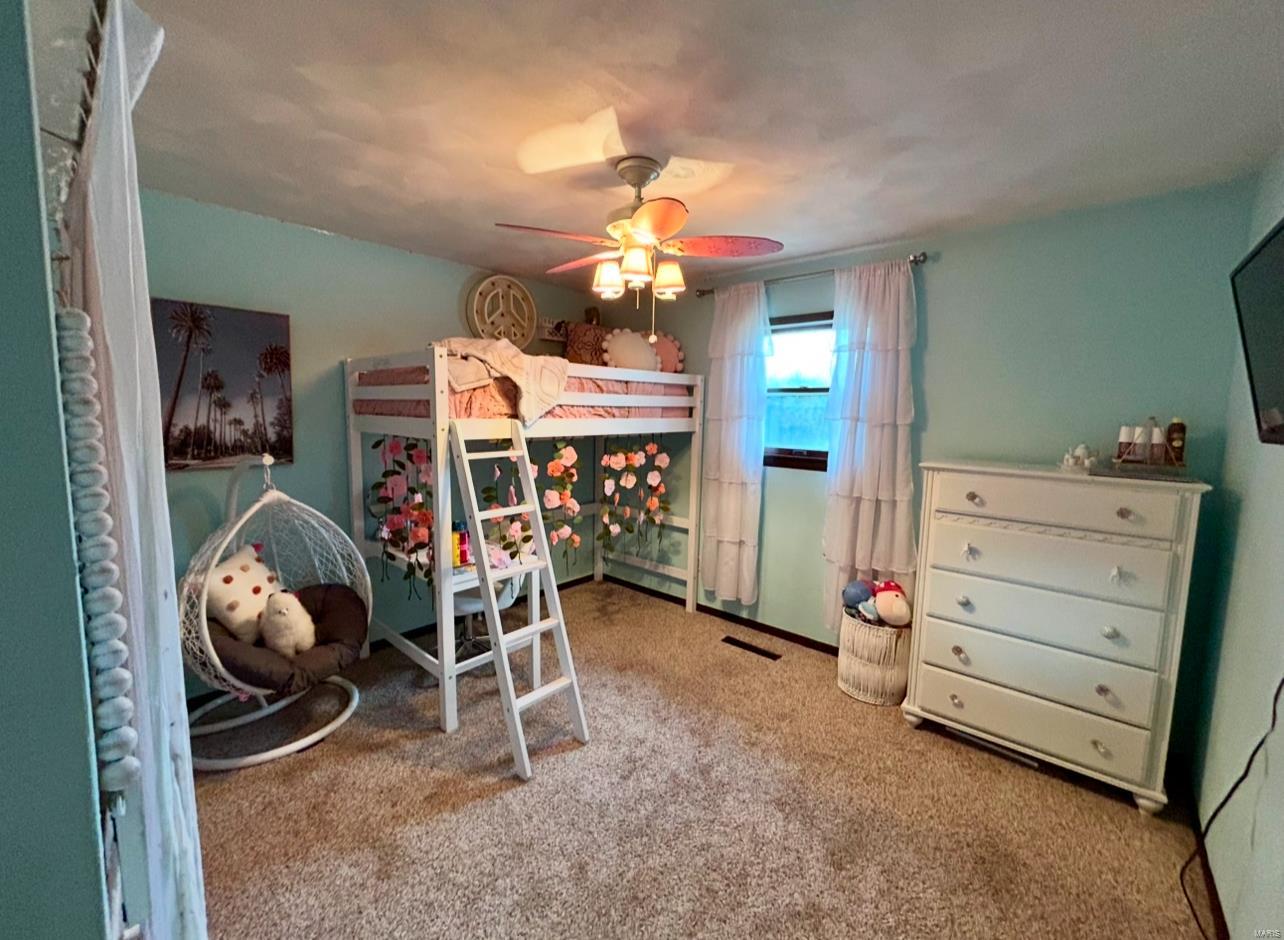 711 Pine Tree Lane