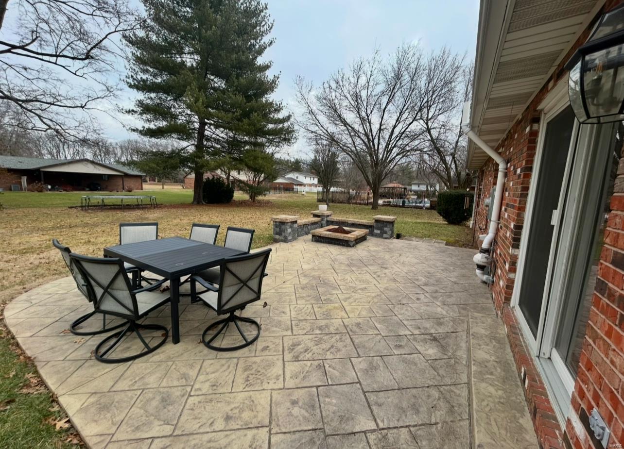 711 Pine Tree Lane