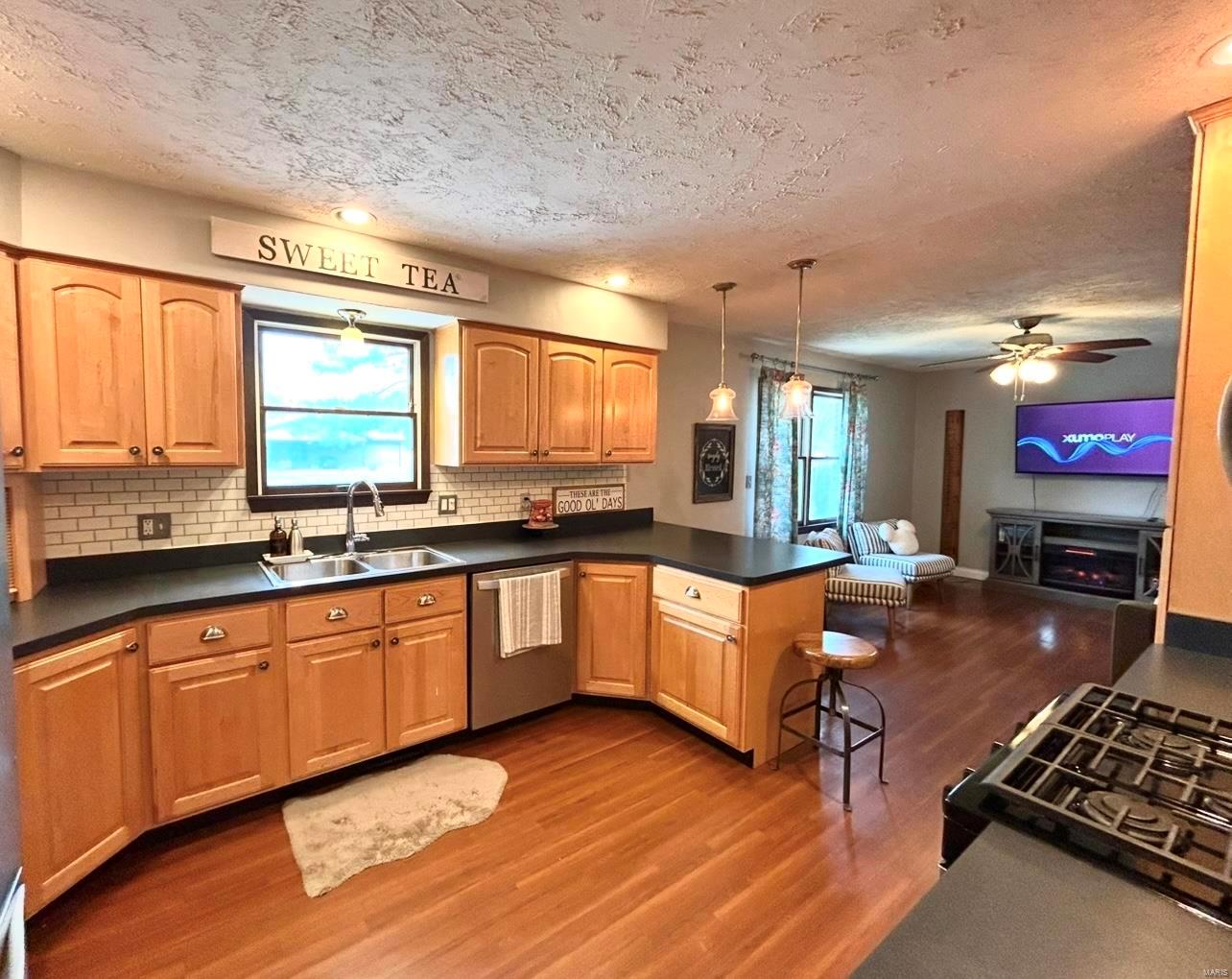 711 Pine Tree Lane
