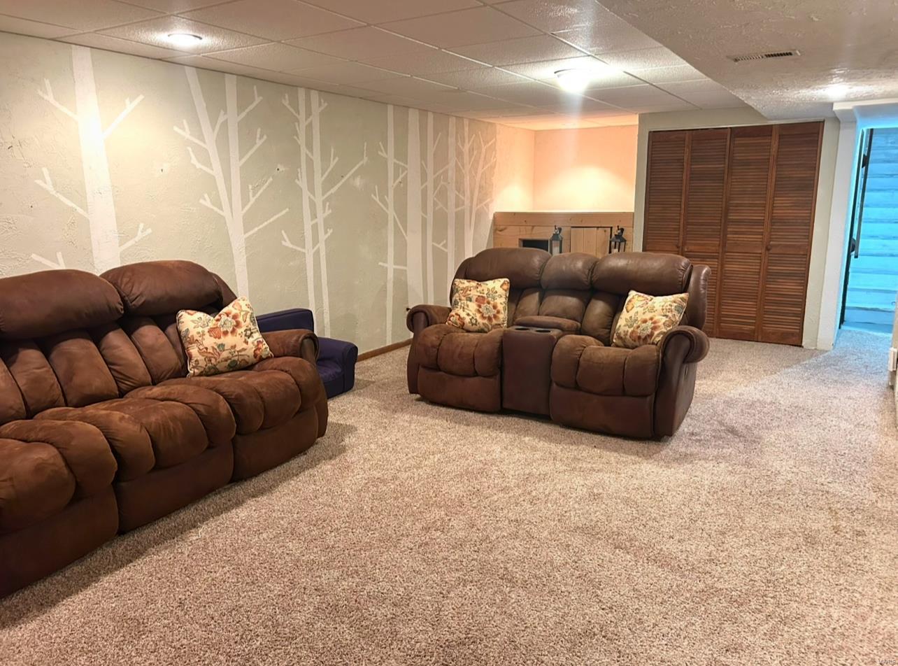 711 Pine Tree Lane