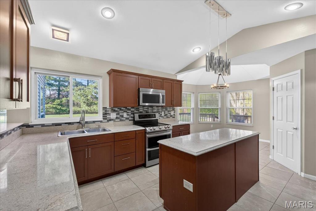1919 White Birch Lane