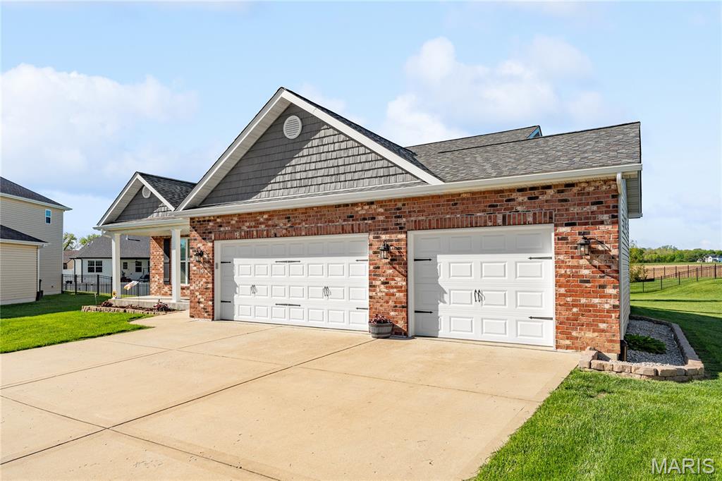 660 Willowbrook Way