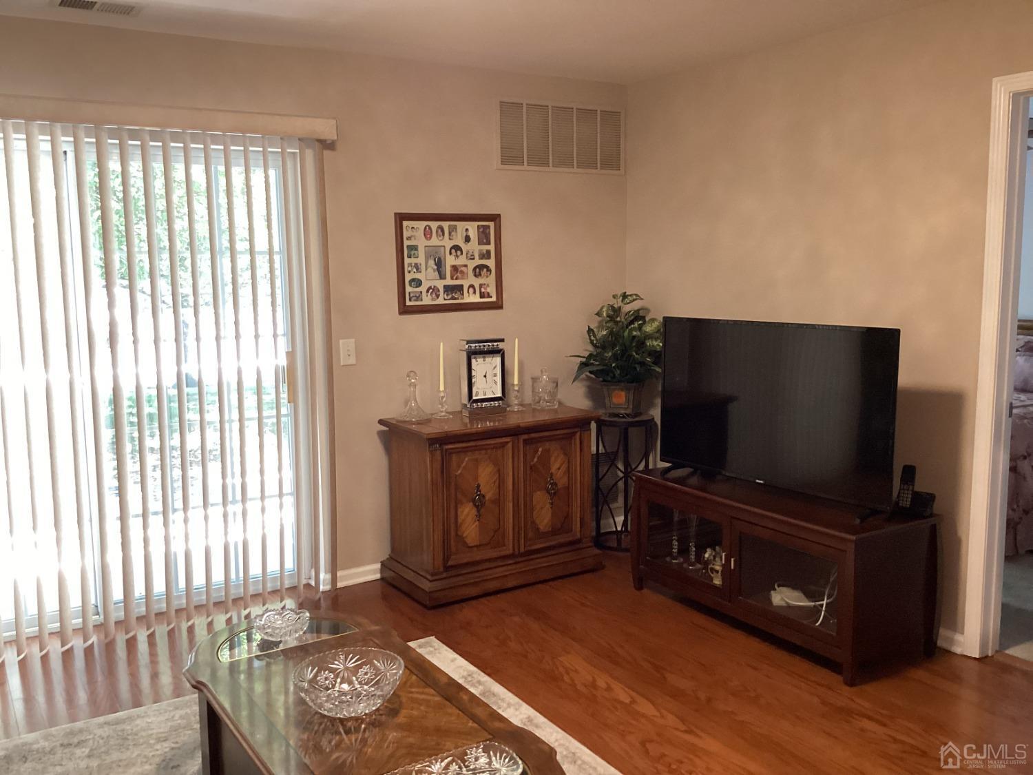 19-19 Liddle Avenue