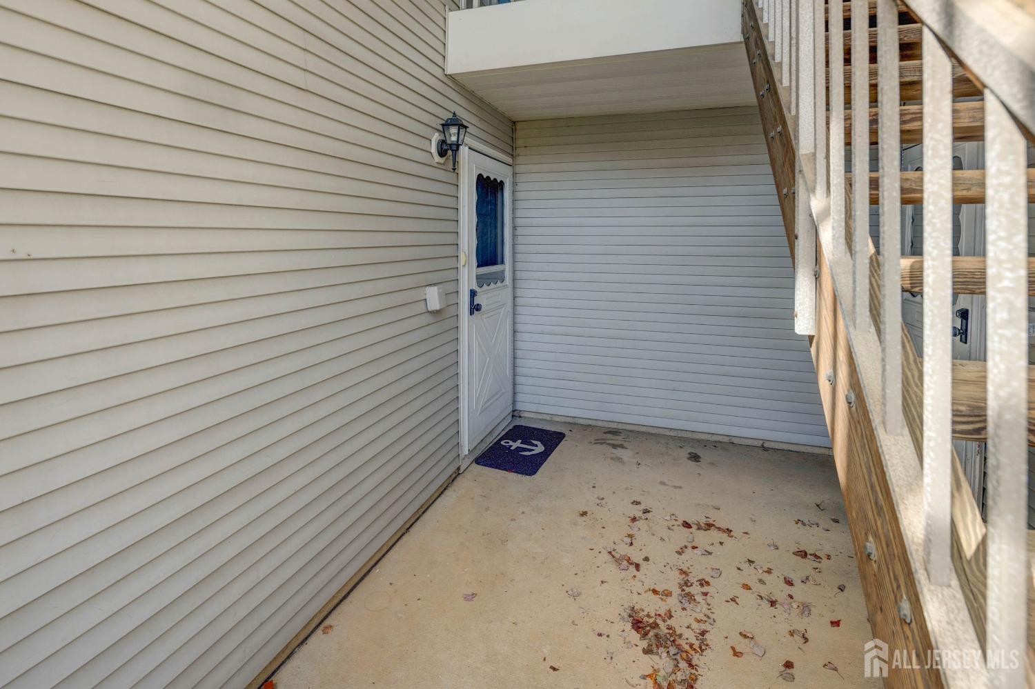 4 Wycoff Way E