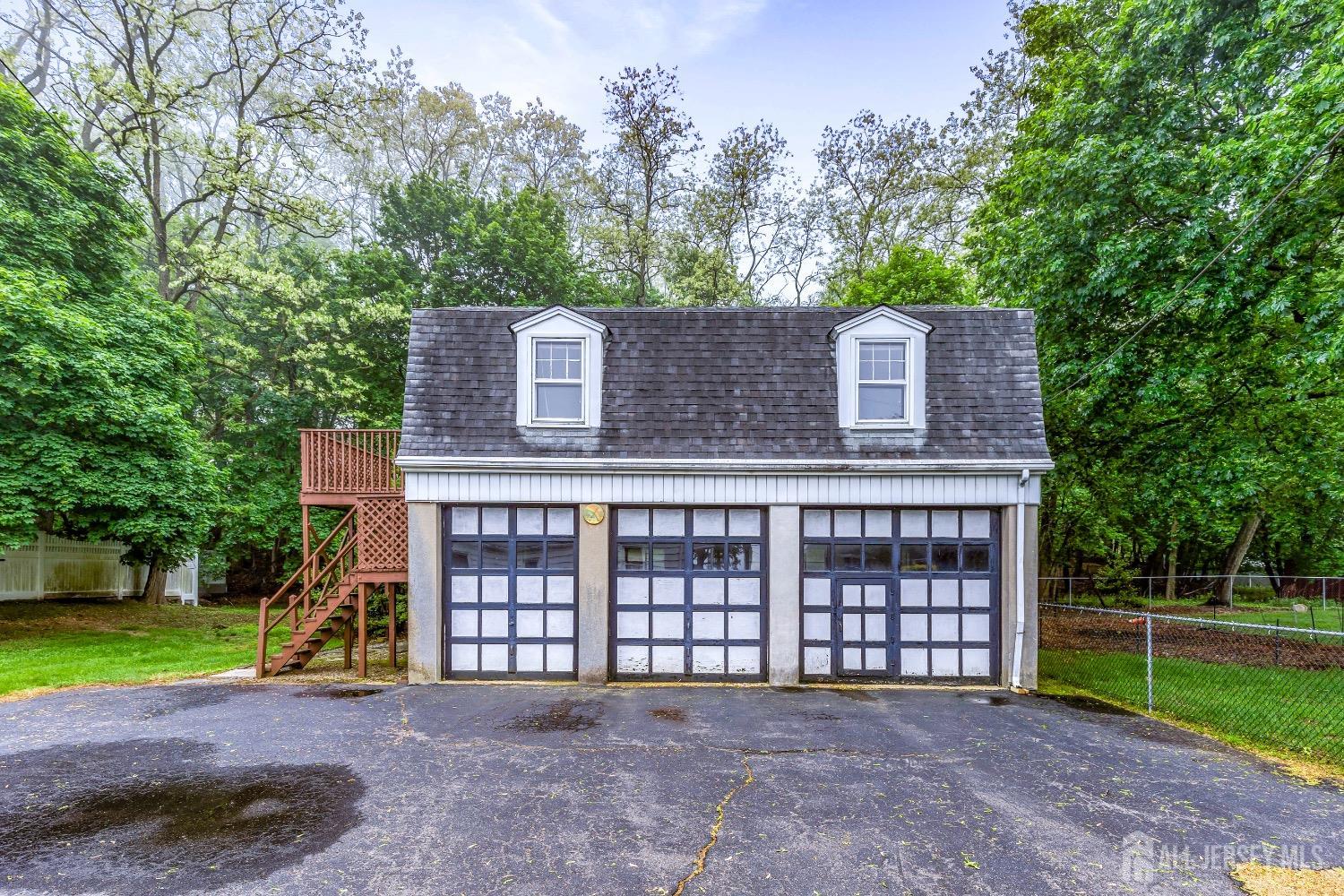 125 Deerfield Road
