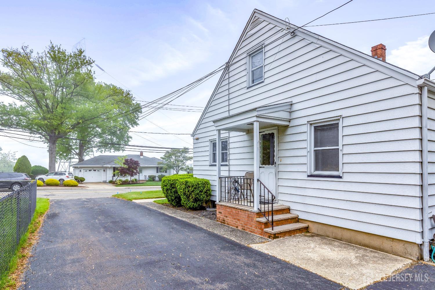 125 Deerfield Road