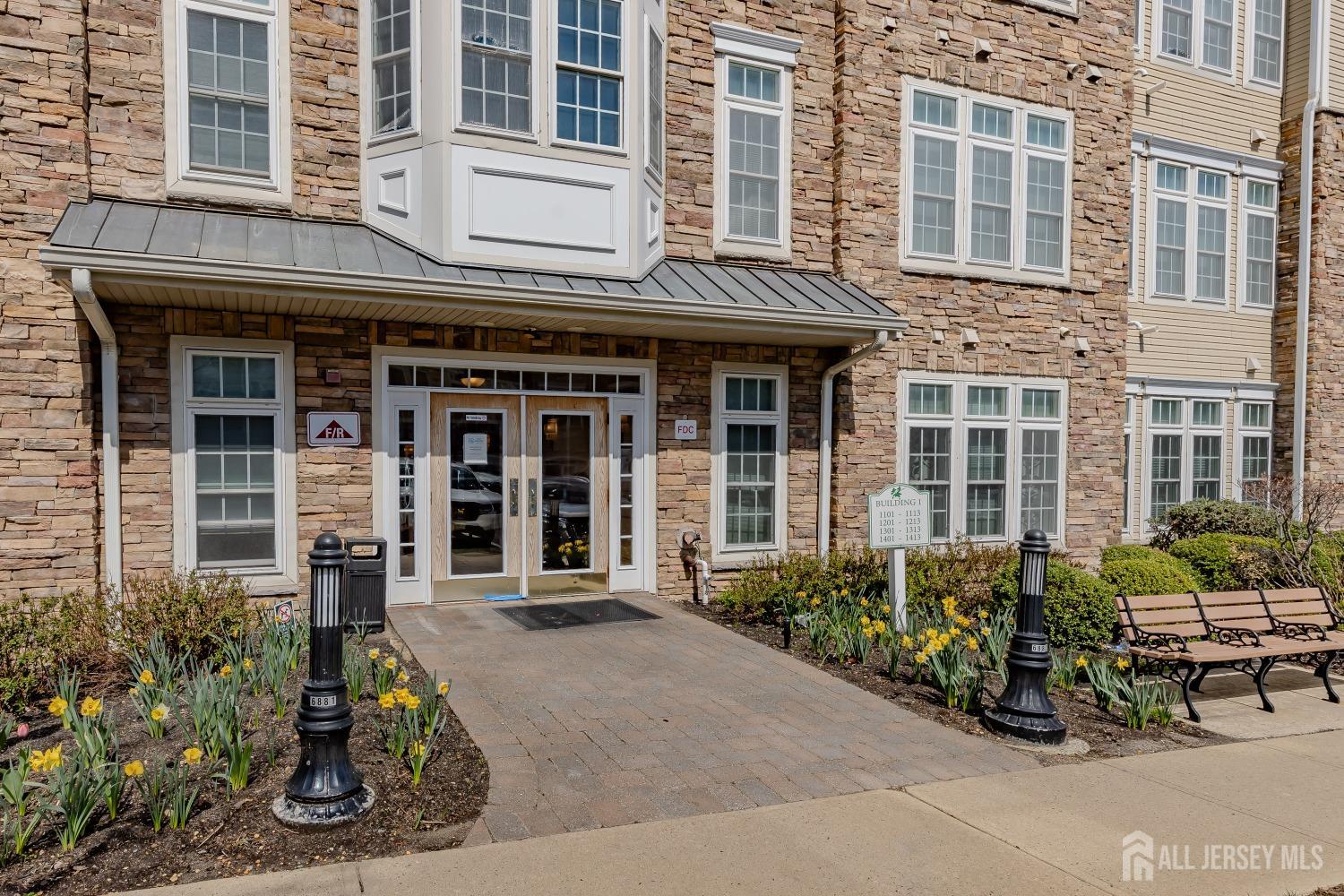 1304 Cedar Village Boulevard # 304