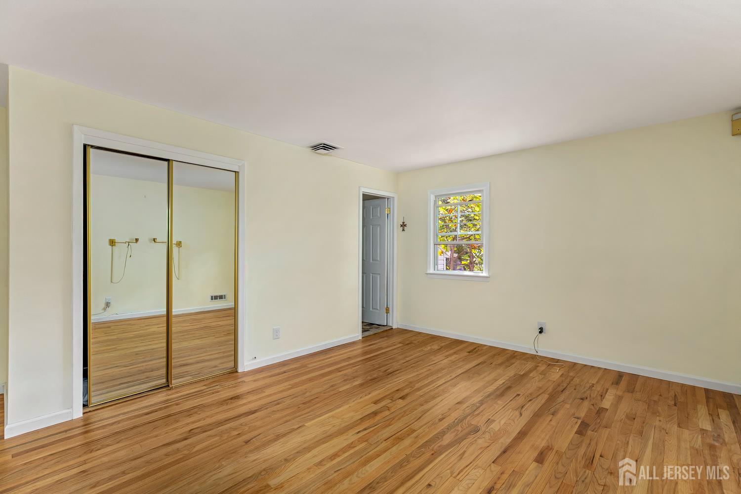 745 Schoolhouse Lane