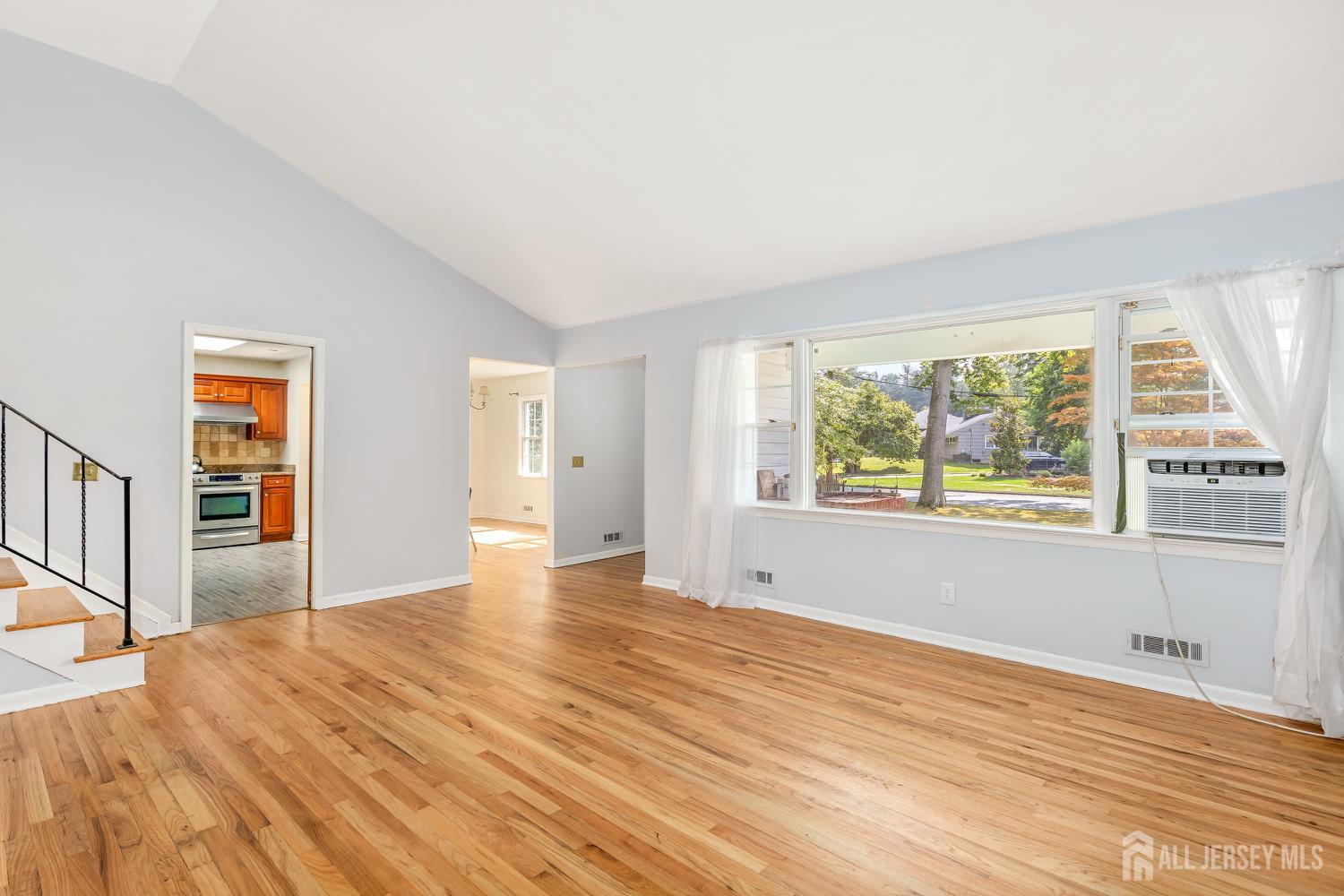 745 Schoolhouse Lane