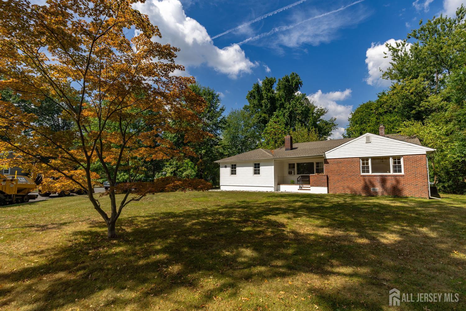 745 Schoolhouse Lane