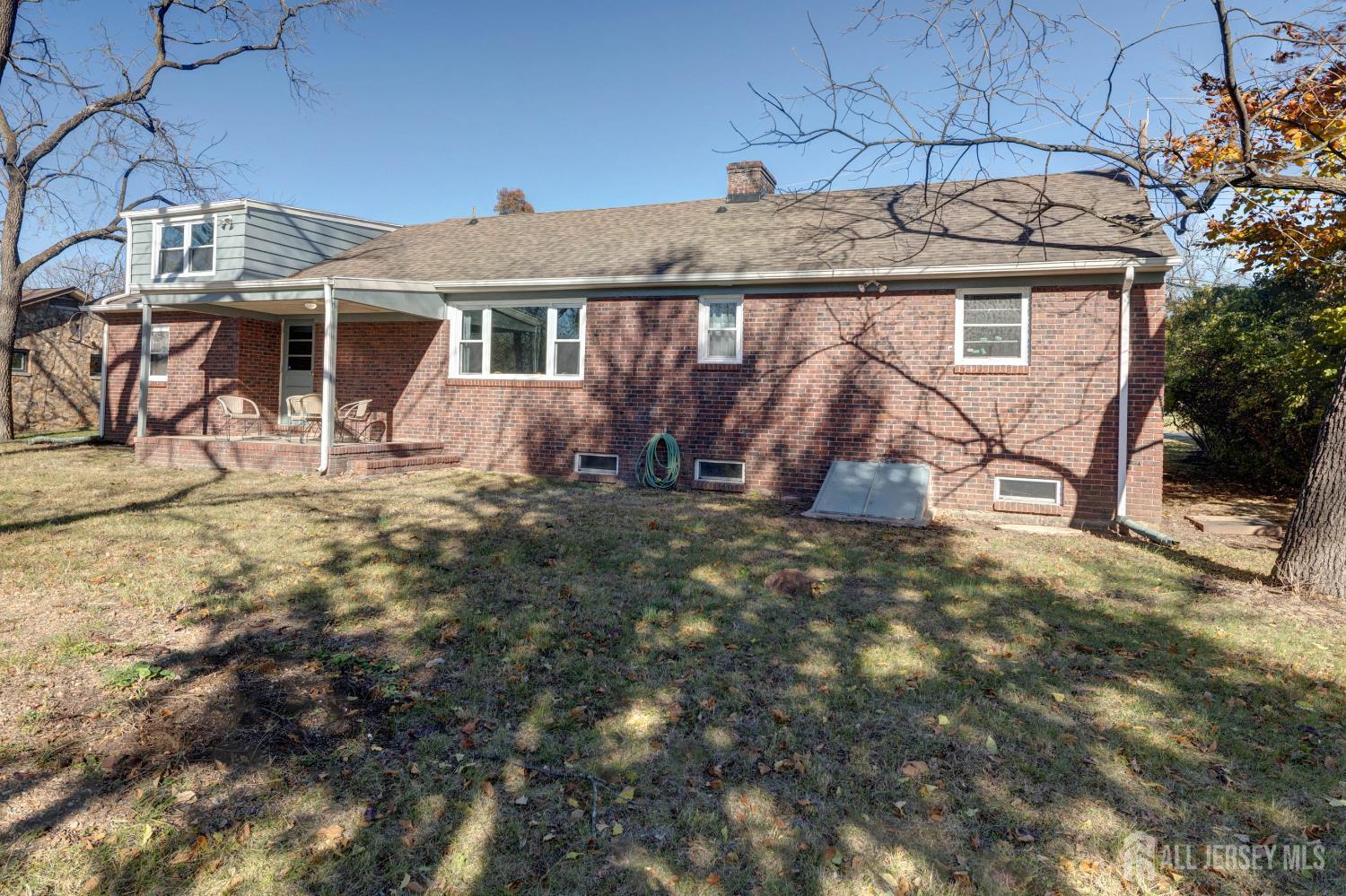 900 River Road