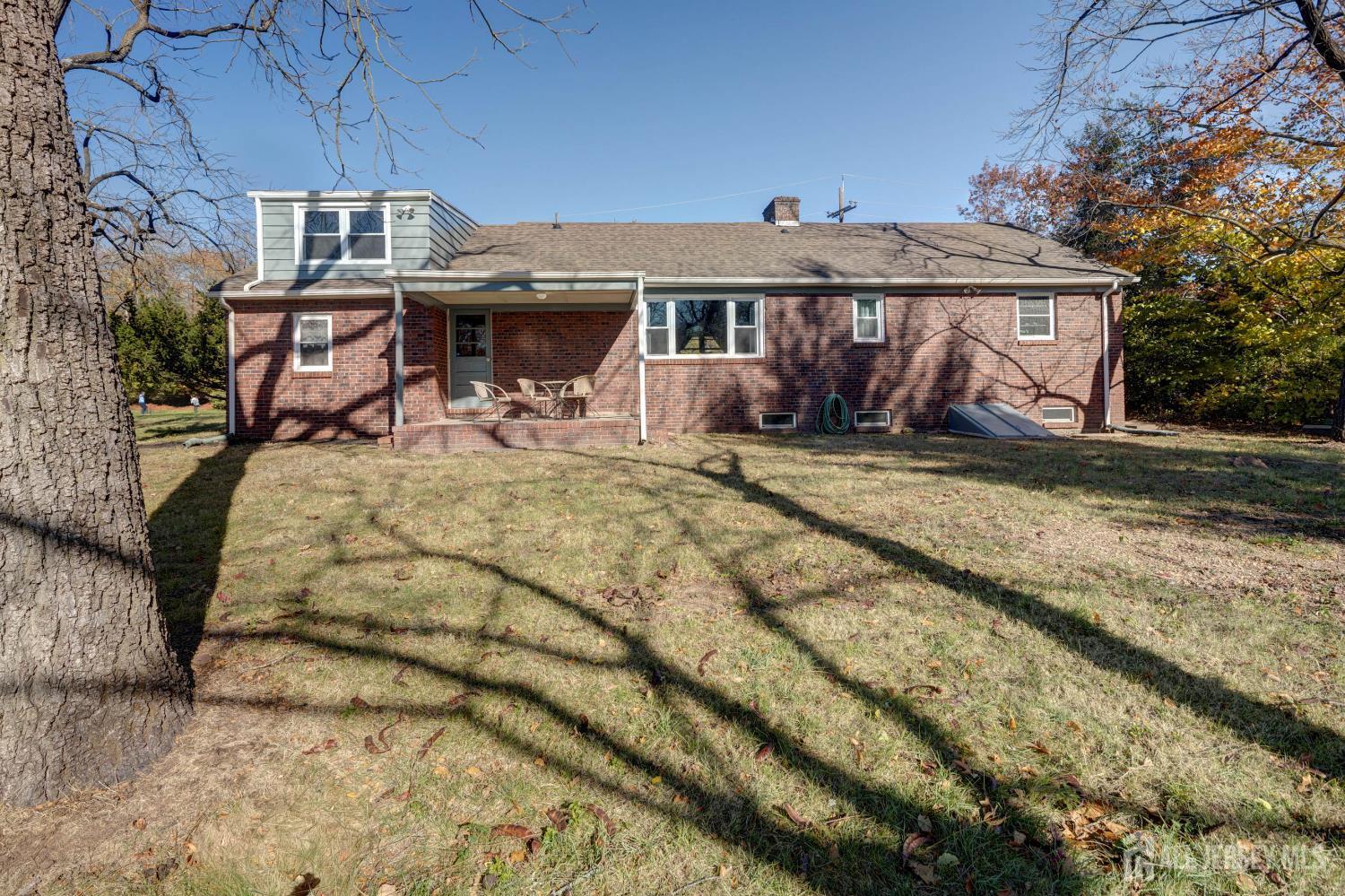 900 River Road