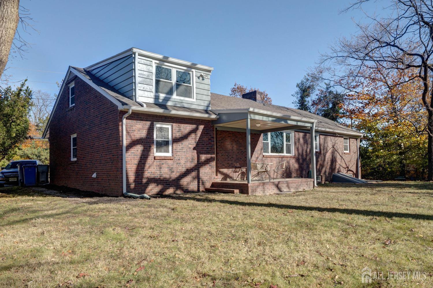 900 River Road