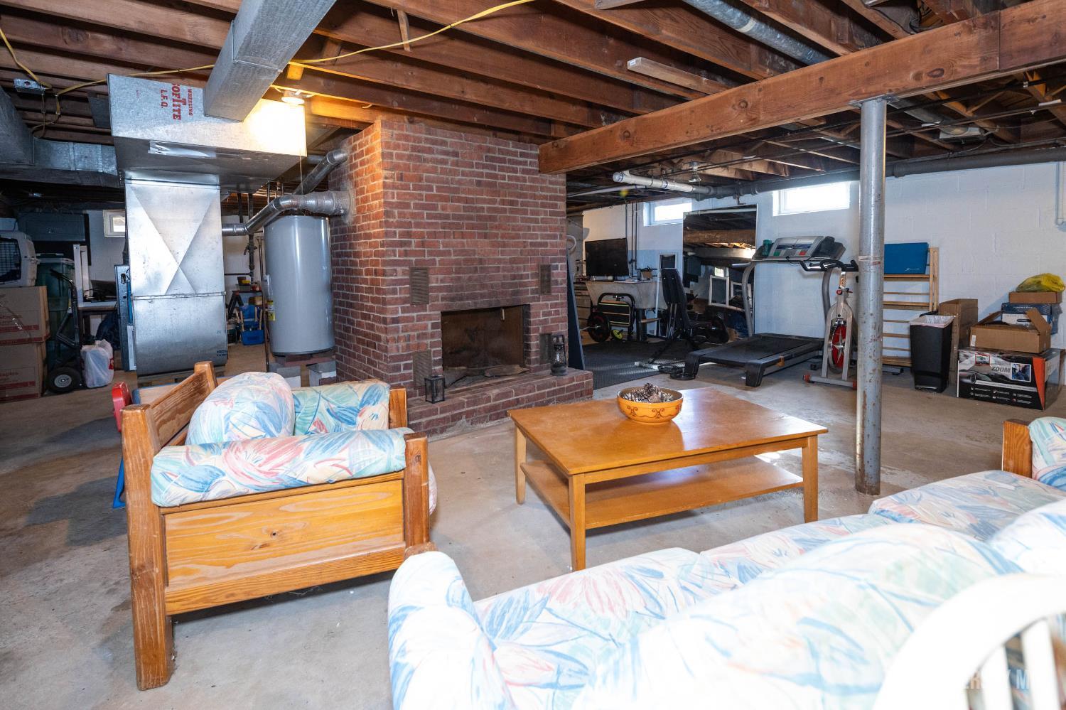 900 River Road