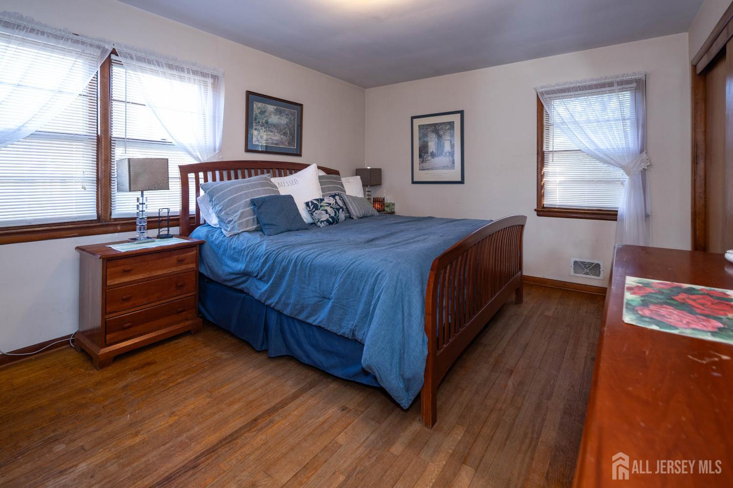 900 River Road