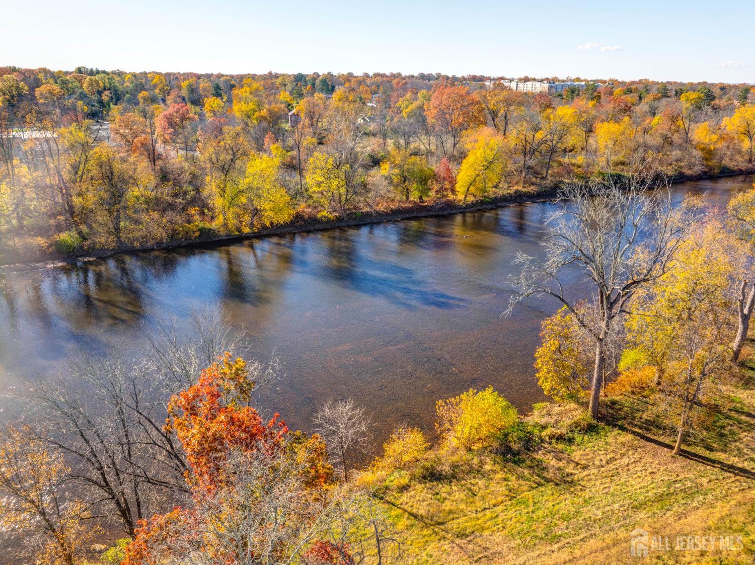 900 River Road