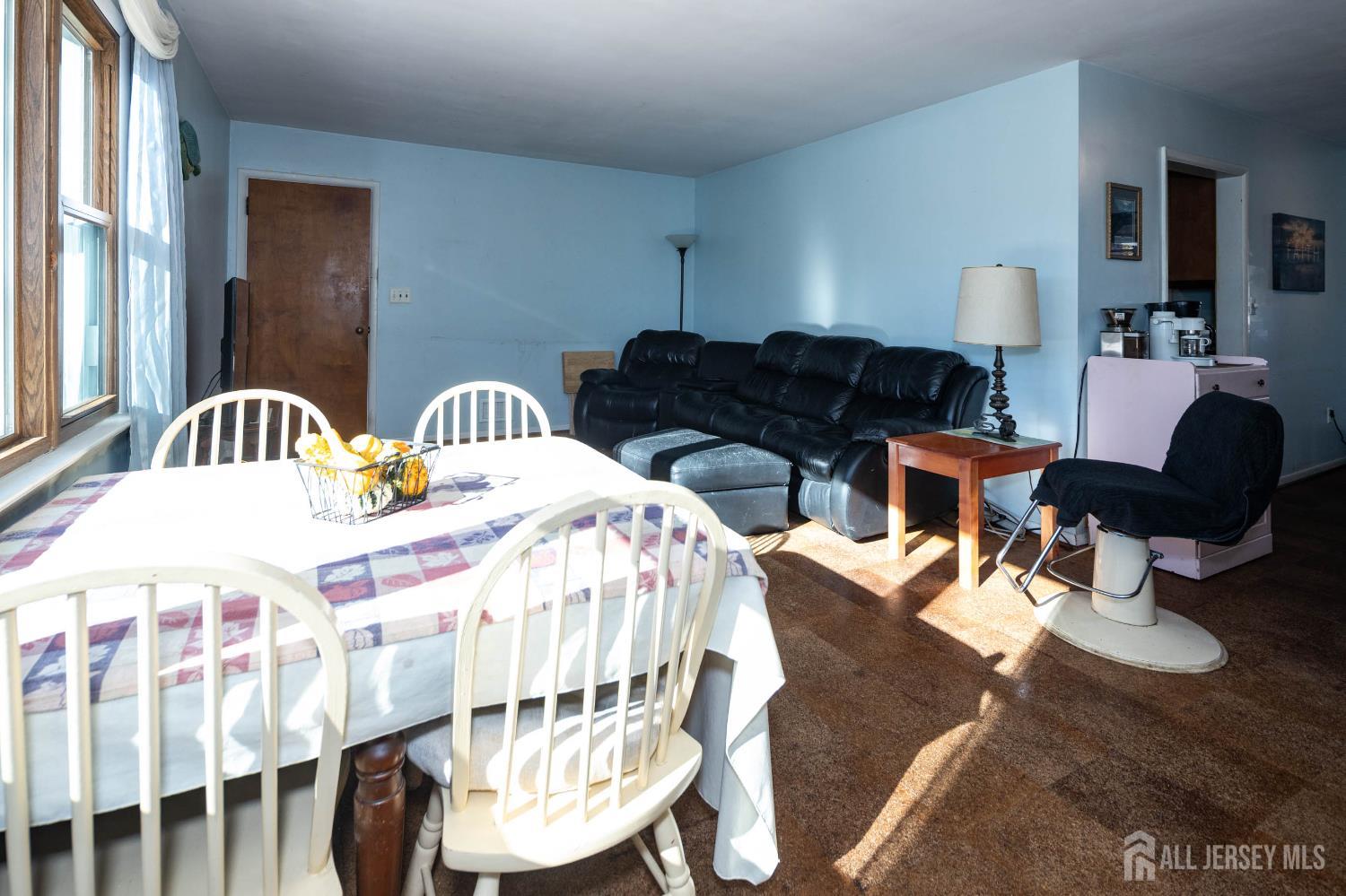 900 River Road