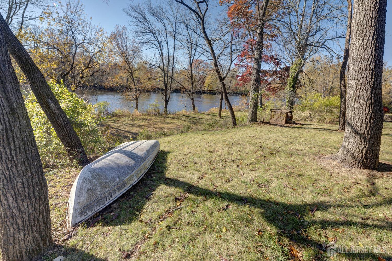 900 River Road