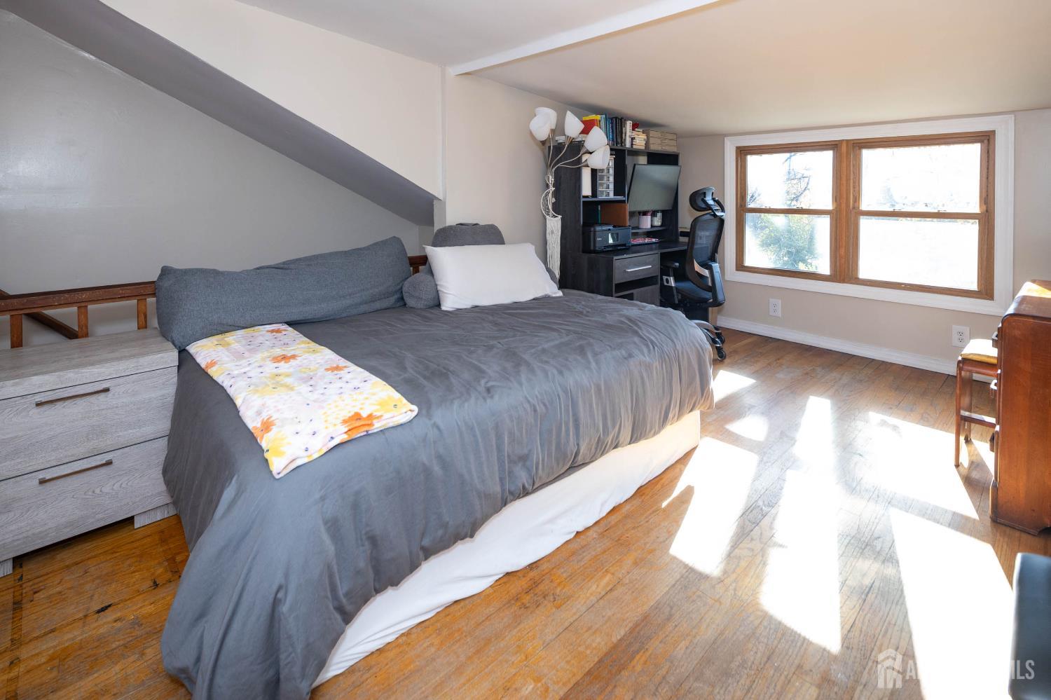 900 River Road