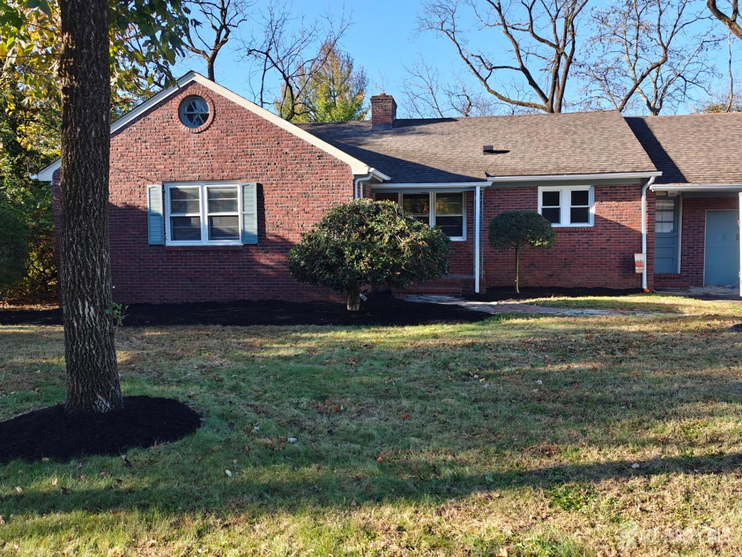 900 River Road