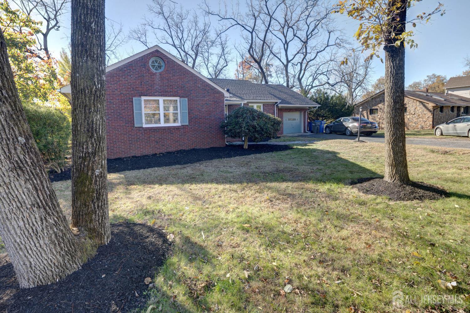 900 River Road