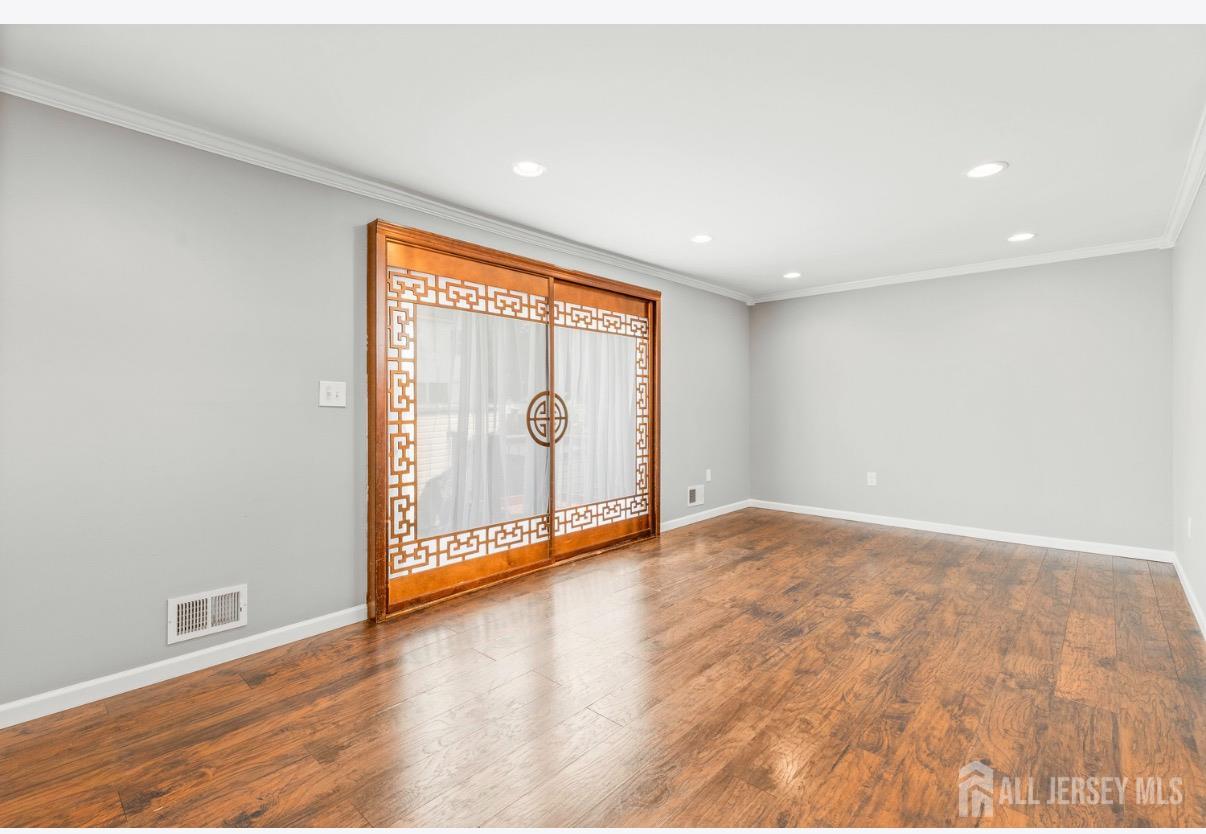 3 Tiger Lilly Court