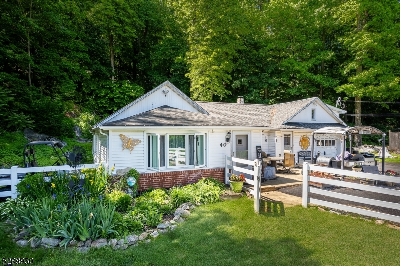 40 Emmans Rd
