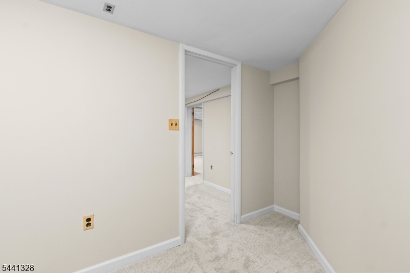 200 Baker St