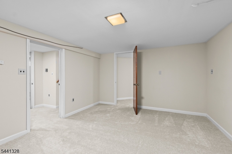200 Baker St