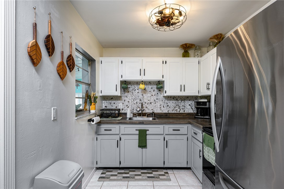 425 Easy Street